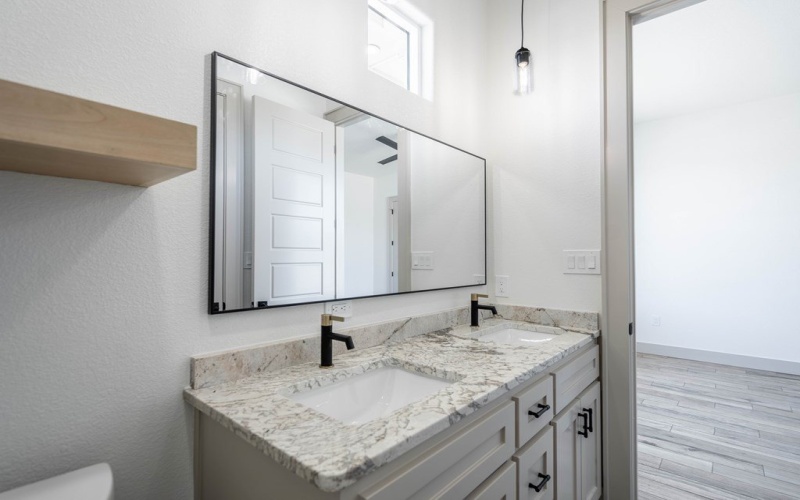 #9 NE Armlei Dr, Andrews, TX 79714, 4 Habitaciones Habitaciones , ,3 BañosBaños,Residential,En Venta,#9 NE Armlei Dr,0,164180