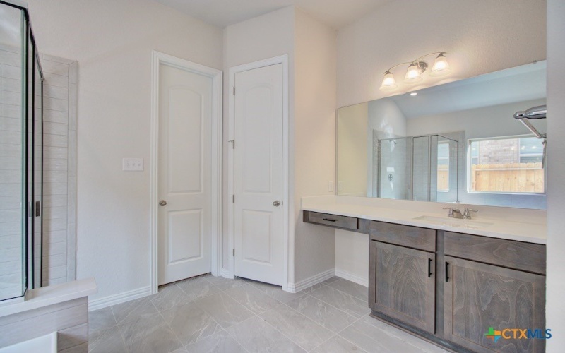 8016 Trail Grant, Schertz, TX 78154, 5 Bedrooms Bedrooms, ,5 BathroomsBathrooms,Residential,For Sale,8016 Trail Grant,0,597034