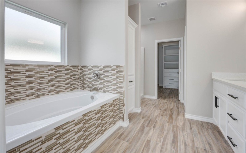 3141 Quail Springs #14, Corpus Christi, TX 78414, 5 Bedrooms Bedrooms, ,3 BathroomsBathrooms,Residential,For Sale,3141 Quail Springs #14,0,467352