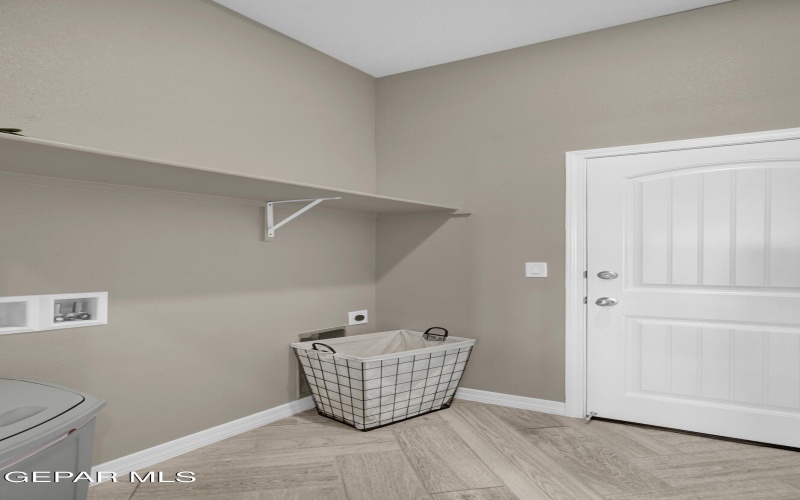 6958 Levee Circle, El Paso, TX 79932, 5 Habitaciones Habitaciones , ,3 BañosBaños,Residential,En Venta,6958 Levee Circle,0,933199