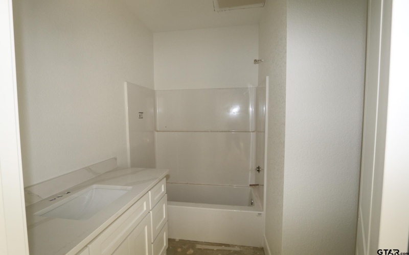 11796-B Jayden Lane, Tyler, TX 75703, 3 Habitaciones Habitaciones , ,2 BañosBaños,Residential,En Venta,11796-B Jayden Lane,0,25016257