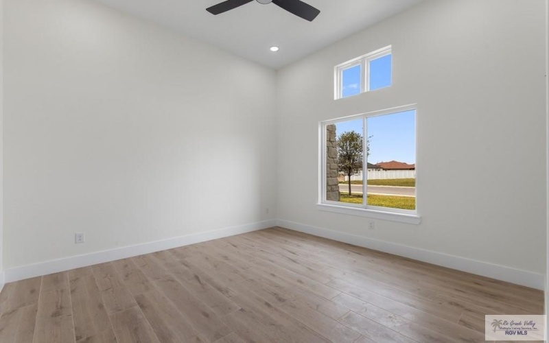 1305 THACKER LANE, HARLINGEN, TX 78552, 4 Habitaciones Habitaciones , ,3 BañosBaños,Residential,En Venta,1305 THACKER LANE,0,29763218