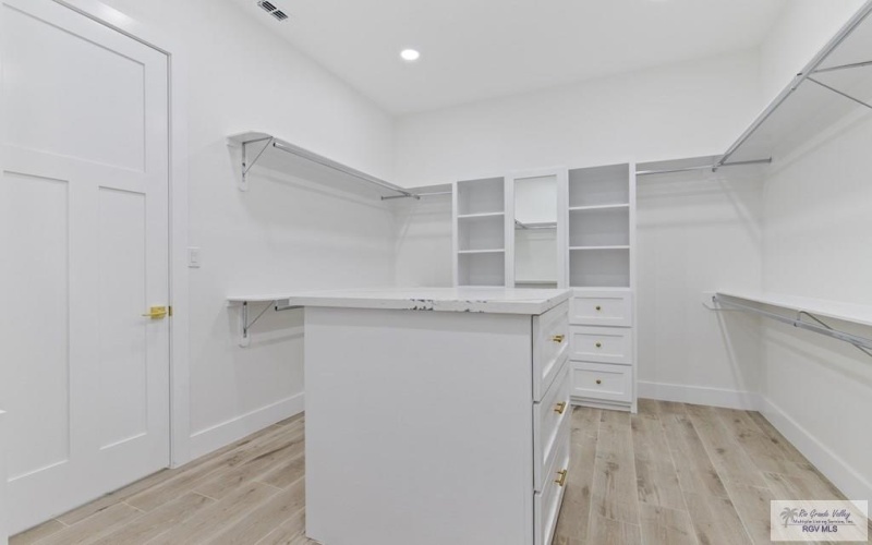 1305 THACKER LANE, HARLINGEN, TX 78552, 4 Habitaciones Habitaciones , ,3 BañosBaños,Residential,En Venta,1305 THACKER LANE,0,29763218