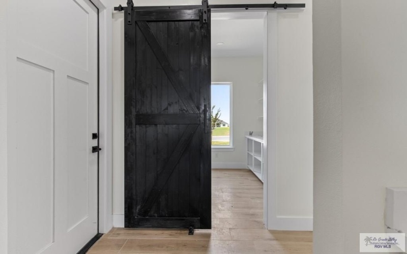 1305 THACKER LANE, HARLINGEN, TX 78552, 4 Habitaciones Habitaciones , ,3 BañosBaños,Residential,En Venta,1305 THACKER LANE,0,29763218