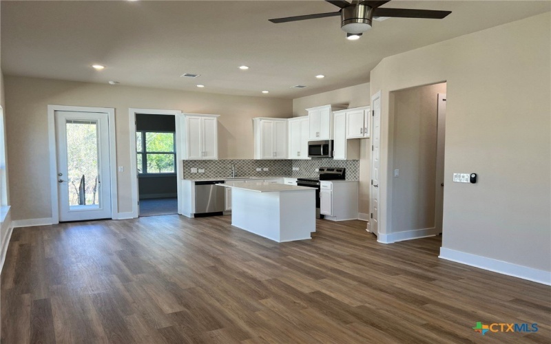 625 Birch Lane, Cottonwood Shores, TX 78657, 3 Bedrooms Bedrooms, ,2 BathroomsBathrooms,Residential,For Sale,625 Birch Lane,0,597085