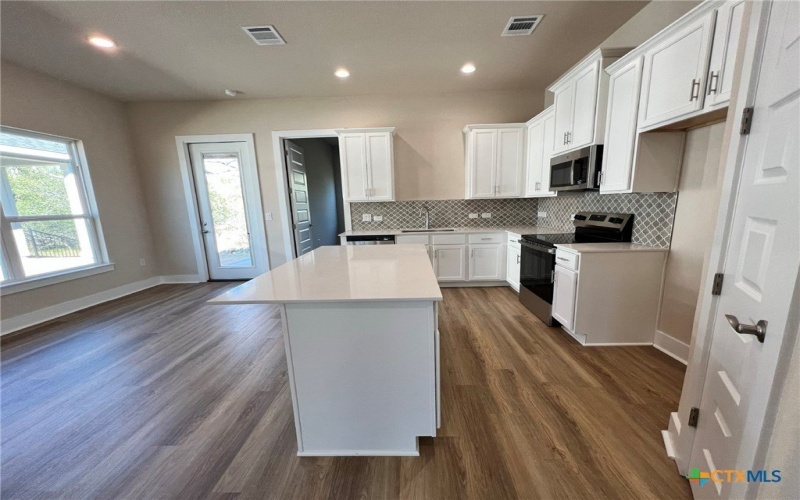 625 Birch Lane, Cottonwood Shores, TX 78657, 3 Bedrooms Bedrooms, ,2 BathroomsBathrooms,Residential,For Sale,625 Birch Lane,0,597085