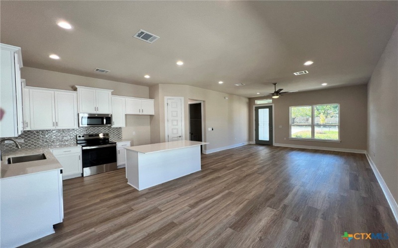 625 Birch Lane, Cottonwood Shores, TX 78657, 3 Bedrooms Bedrooms, ,2 BathroomsBathrooms,Residential,For Sale,625 Birch Lane,0,597085