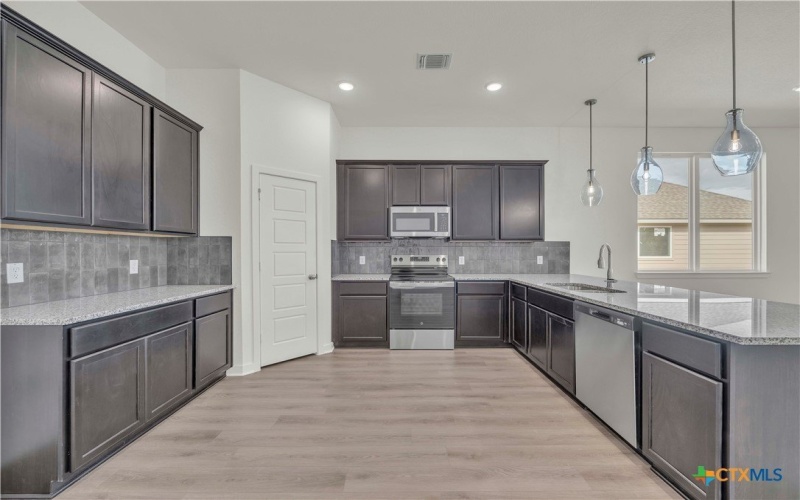 110 Nettie Drive, Killeen, TX 76542, 4 Bedrooms Bedrooms, ,3 BathroomsBathrooms,Residential,For Sale,110 Nettie Drive,0,597111