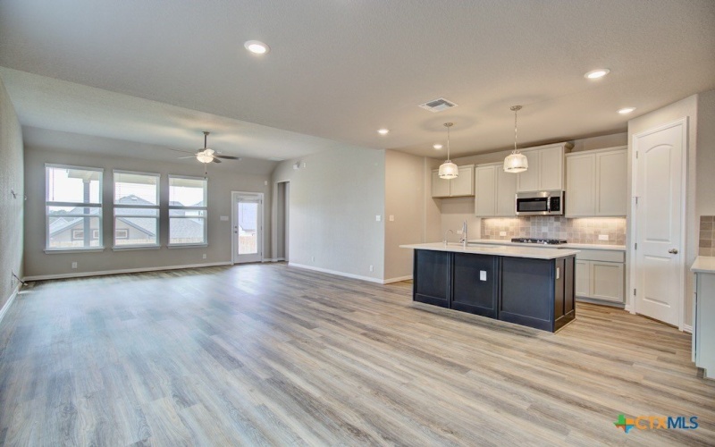 2114 Shepards Street, Seguin, TX 78155, 5 Habitaciones Habitaciones , ,5 BañosBaños,Residential,En Venta,2114 Shepards Street,0,597165