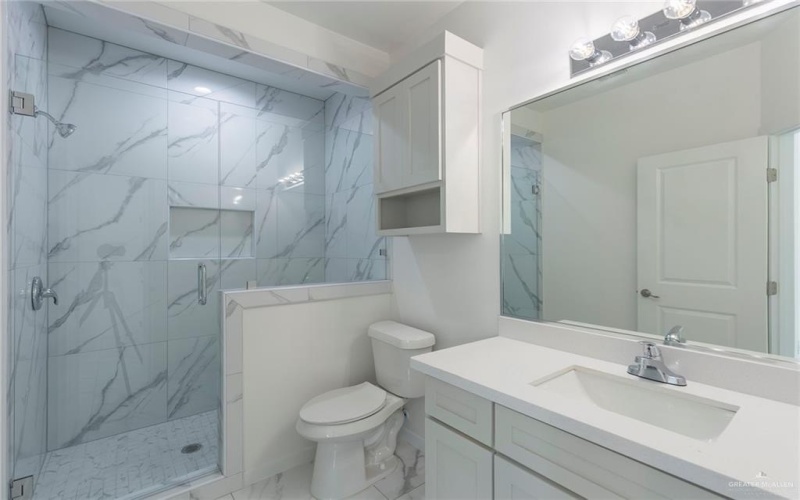 1007 Clarence Avenue, Edinburg, TX 78541, ,Residential Multi Family,En Venta,1007 Clarence Avenue,0,486262