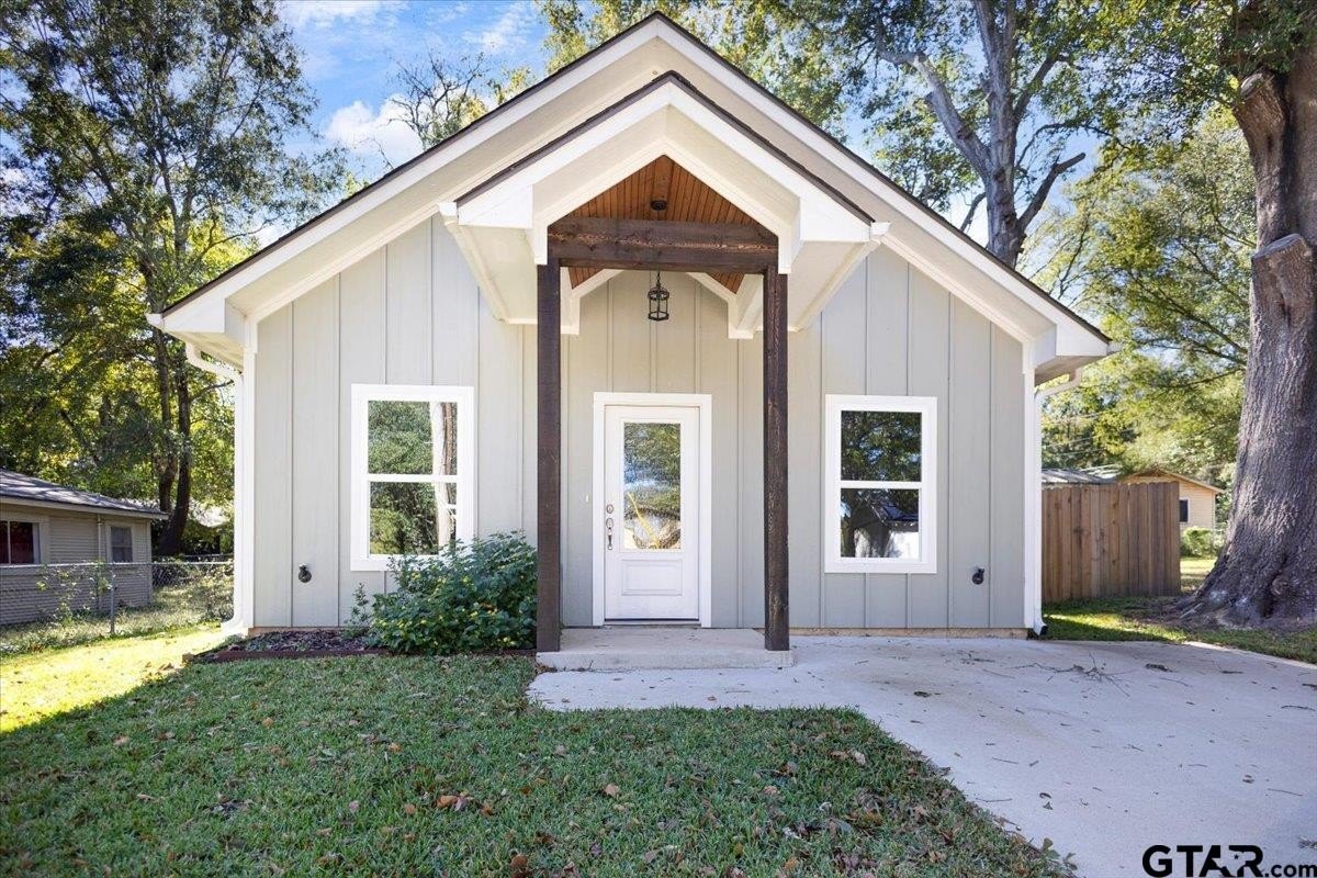 304 East Cottonwood, Overton, TX 75684, 2 Habitaciones Habitaciones , ,2 BañosBaños,Residential,En Venta,304 East Cottonwood,0,25016274