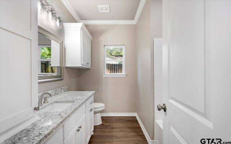 304 East Cottonwood, Overton, TX 75684, 2 Habitaciones Habitaciones , ,2 BañosBaños,Residential,En Venta,304 East Cottonwood,0,25016274