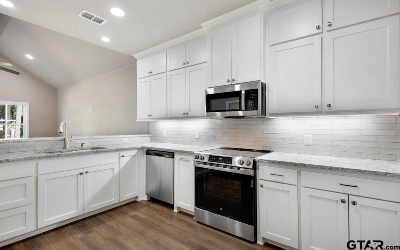 304 East Cottonwood, Overton, TX 75684, 2 Habitaciones Habitaciones , ,2 BañosBaños,Residential,En Venta,304 East Cottonwood,0,25016274