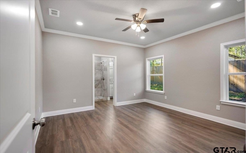 304 East Cottonwood, Overton, TX 75684, 2 Habitaciones Habitaciones , ,2 BañosBaños,Residential,En Venta,304 East Cottonwood,0,25016274