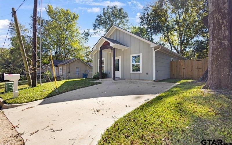 304 East Cottonwood, Overton, TX 75684, 2 Habitaciones Habitaciones , ,2 BañosBaños,Residential,En Venta,304 East Cottonwood,0,25016274