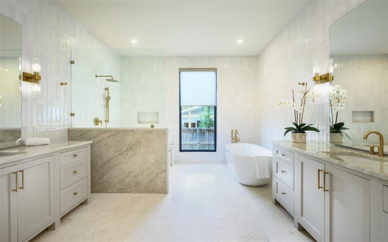 6984 Santa Barbara Drive, Dallas, TX 75214, 5 Bedrooms Bedrooms, ,5 BathroomsBathrooms,Residential,For Sale,6984 Santa Barbara Drive,0,21043156