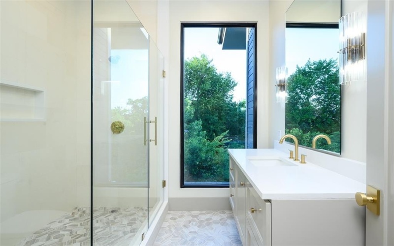 6984 Santa Barbara Drive, Dallas, TX 75214, 5 Bedrooms Bedrooms, ,5 BathroomsBathrooms,Residential,For Sale,6984 Santa Barbara Drive,0,21043156