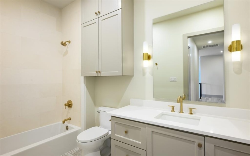 6984 Santa Barbara Drive, Dallas, TX 75214, 5 Bedrooms Bedrooms, ,5 BathroomsBathrooms,Residential,For Sale,6984 Santa Barbara Drive,0,21043156