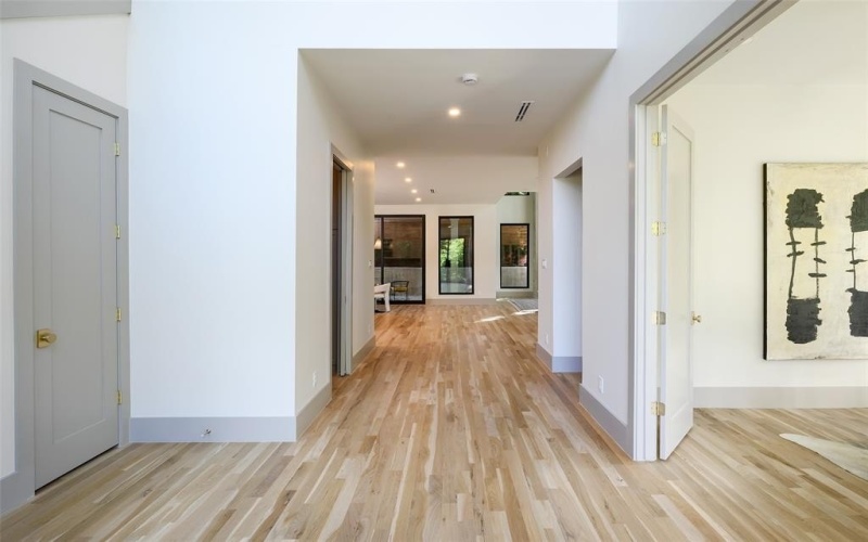 6984 Santa Barbara Drive, Dallas, TX 75214, 5 Bedrooms Bedrooms, ,5 BathroomsBathrooms,Residential,For Sale,6984 Santa Barbara Drive,0,21043156