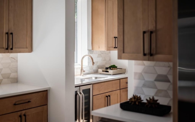 554 Kirkwood Drive, Dallas, TX 75218, 5 Bedrooms Bedrooms, ,5 BathroomsBathrooms,Residential,For Sale,554 Kirkwood Drive,0,21066638