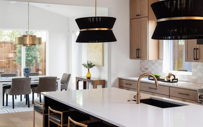 554 Kirkwood Drive, Dallas, TX 75218, 5 Bedrooms Bedrooms, ,5 BathroomsBathrooms,Residential,For Sale,554 Kirkwood Drive,0,21066638