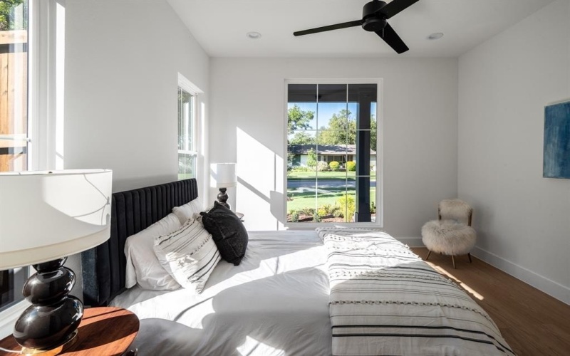 554 Kirkwood Drive, Dallas, TX 75218, 5 Bedrooms Bedrooms, ,5 BathroomsBathrooms,Residential,For Sale,554 Kirkwood Drive,0,21066638