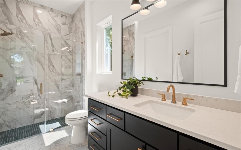 554 Kirkwood Drive, Dallas, TX 75218, 5 Bedrooms Bedrooms, ,5 BathroomsBathrooms,Residential,For Sale,554 Kirkwood Drive,0,21066638