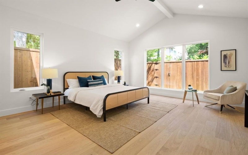 554 Kirkwood Drive, Dallas, TX 75218, 5 Bedrooms Bedrooms, ,5 BathroomsBathrooms,Residential,For Sale,554 Kirkwood Drive,0,21066638