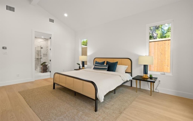 554 Kirkwood Drive, Dallas, TX 75218, 5 Bedrooms Bedrooms, ,5 BathroomsBathrooms,Residential,For Sale,554 Kirkwood Drive,0,21066638