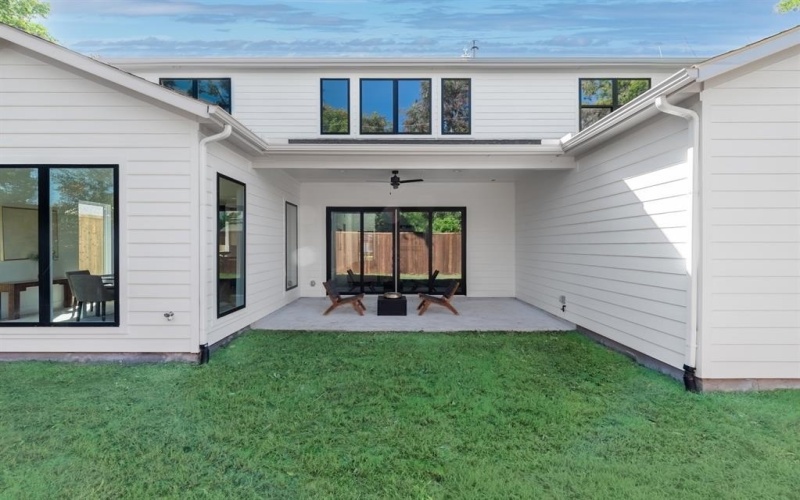 554 Kirkwood Drive, Dallas, TX 75218, 5 Bedrooms Bedrooms, ,5 BathroomsBathrooms,Residential,For Sale,554 Kirkwood Drive,0,21066638