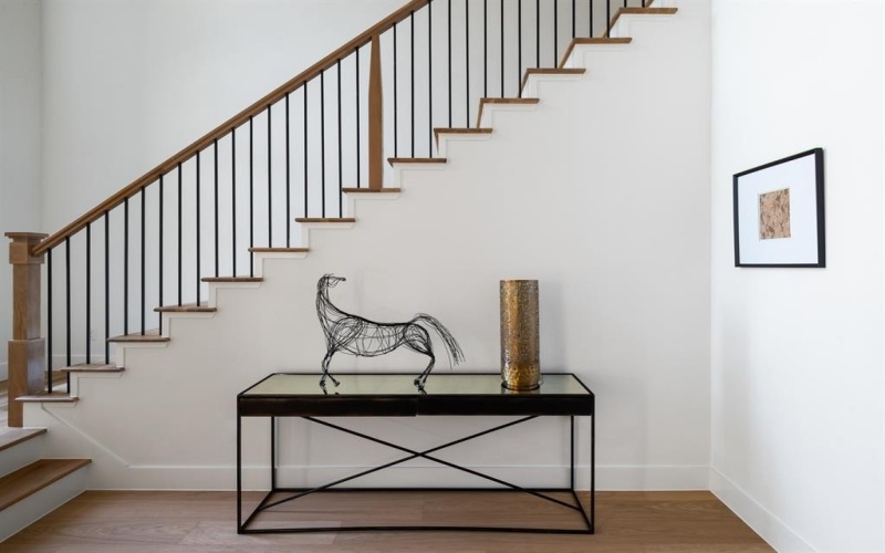 554 Kirkwood Drive, Dallas, TX 75218, 5 Bedrooms Bedrooms, ,5 BathroomsBathrooms,Residential,For Sale,554 Kirkwood Drive,0,21066638