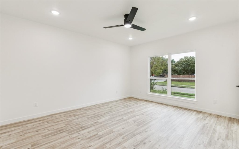 1427 Smokehouse Street, Mesquite, TX 75149, 3 Bedrooms Bedrooms, ,2 BathroomsBathrooms,Residential,For Sale,1427 Smokehouse Street,0,21093957