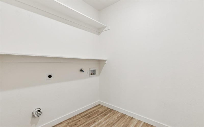 1427 Smokehouse Street, Mesquite, TX 75149, 3 Bedrooms Bedrooms, ,2 BathroomsBathrooms,Residential,For Sale,1427 Smokehouse Street,0,21093957