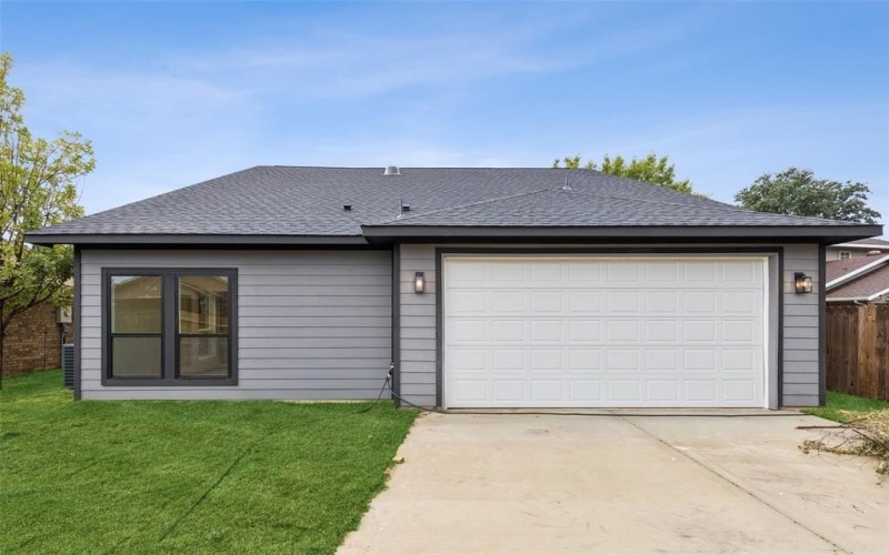 1427 Smokehouse Street, Mesquite, TX 75149, 3 Bedrooms Bedrooms, ,2 BathroomsBathrooms,Residential,For Sale,1427 Smokehouse Street,0,21093957