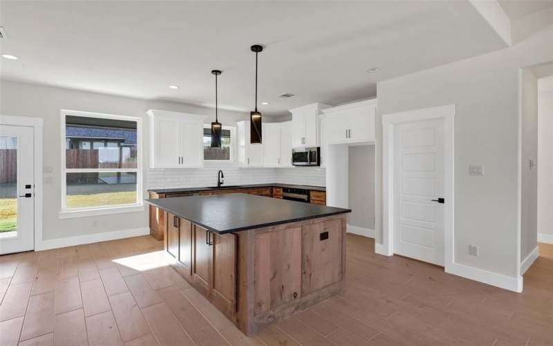 3306 Promenade Court, Granbury, TX 76049, 4 Bedrooms Bedrooms, ,2 BathroomsBathrooms,Residential,For Sale,3306 Promenade Court,0,21103210