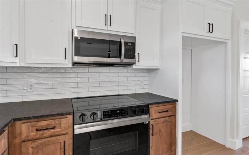 3306 Promenade Court, Granbury, TX 76049, 4 Bedrooms Bedrooms, ,2 BathroomsBathrooms,Residential,For Sale,3306 Promenade Court,0,21103210