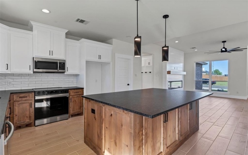 3306 Promenade Court, Granbury, TX 76049, 4 Bedrooms Bedrooms, ,2 BathroomsBathrooms,Residential,For Sale,3306 Promenade Court,0,21103210