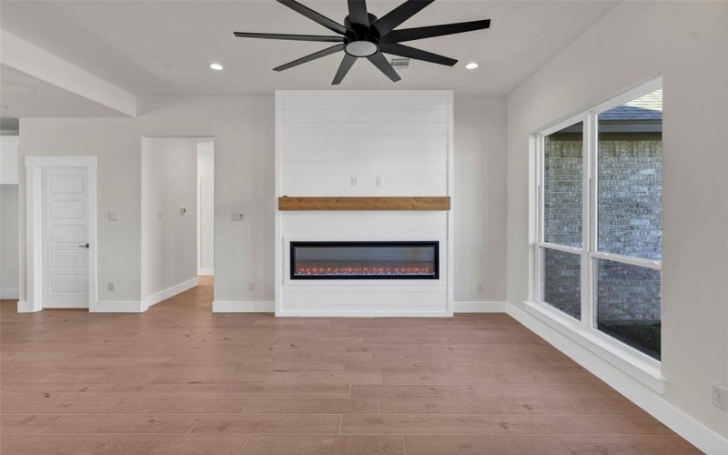 3306 Promenade Court, Granbury, TX 76049, 4 Bedrooms Bedrooms, ,2 BathroomsBathrooms,Residential,For Sale,3306 Promenade Court,0,21103210