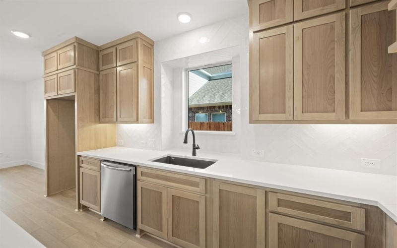 1228 Strait Lane, Burleson, TX 76028, 5 Habitaciones Habitaciones , ,5 BañosBaños,Residential,En Venta,1228 Strait Lane,0,21105122