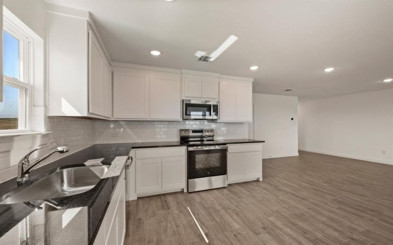 1016 Gatlin Circle, Springtown, TX 76082, 3 Bedrooms Bedrooms, ,2 BathroomsBathrooms,Residential,For Sale,1016 Gatlin Circle,0,21105134