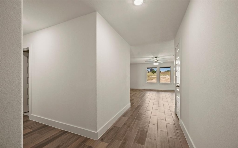 1021 Gatlin Circle, Springtown, TX 76082, 4 Bedrooms Bedrooms, ,2 BathroomsBathrooms,Residential,For Sale,1021 Gatlin Circle,0,21105142