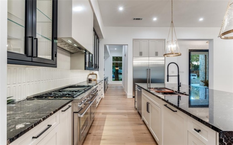 3788 Vinecrest Drive, Dallas, TX 75229, 5 Bedrooms Bedrooms, ,6 BathroomsBathrooms,Residential,For Sale,3788 Vinecrest Drive,0,21104624