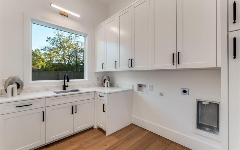 3788 Vinecrest Drive, Dallas, TX 75229, 5 Bedrooms Bedrooms, ,6 BathroomsBathrooms,Residential,For Sale,3788 Vinecrest Drive,0,21104624