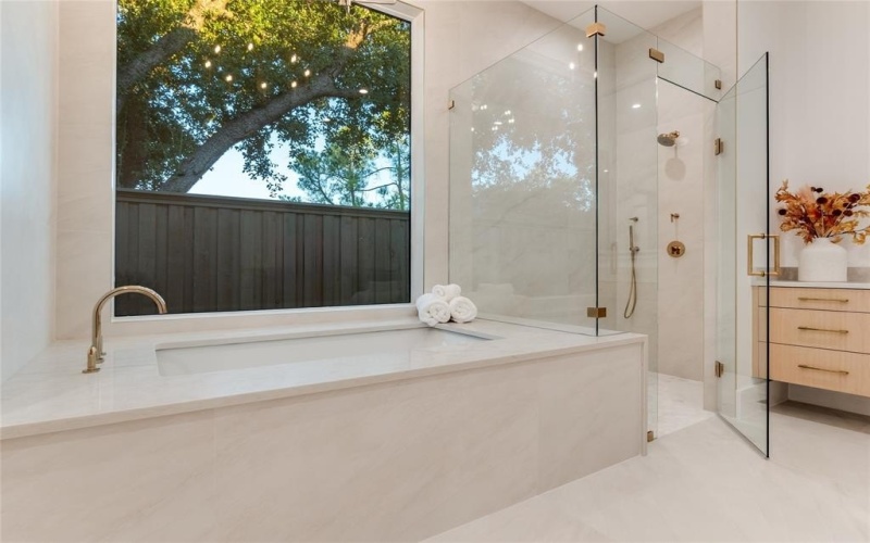 3788 Vinecrest Drive, Dallas, TX 75229, 5 Bedrooms Bedrooms, ,6 BathroomsBathrooms,Residential,For Sale,3788 Vinecrest Drive,0,21104624