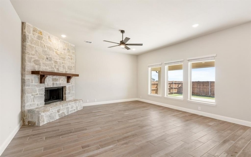 4034 Eagles Bluff Road, Midlothian, TX 76065, 4 Habitaciones Habitaciones , ,3 BañosBaños,Residential,En Venta,4034 Eagles Bluff Road,0,21104921