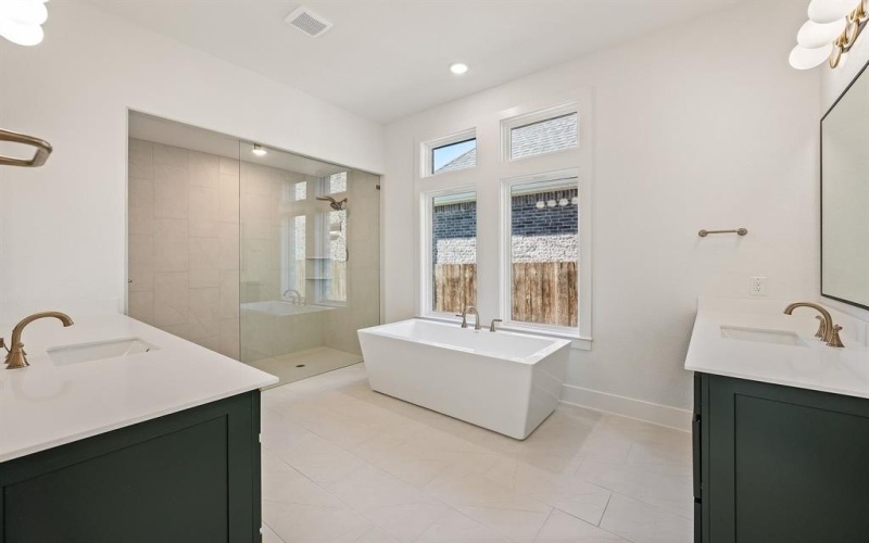 601 Eagle Court W, Aledo, TX 76008, 4 Bedrooms Bedrooms, ,3 BathroomsBathrooms,Residential,For Sale,601 Eagle Court W,0,21105041