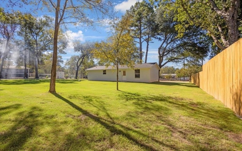 15610 Simmons Lane, Lindale, TX 75771, 2 Bedrooms Bedrooms, ,1 BathroomBathrooms,Residential,For Sale,15610 Simmons Lane,0,21105067