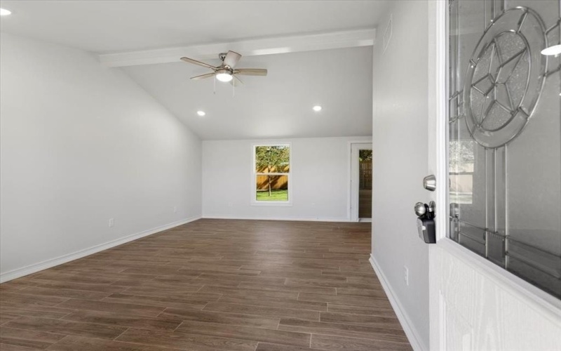 15610 Simmons Lane, Lindale, TX 75771, 2 Bedrooms Bedrooms, ,1 BathroomBathrooms,Residential,For Sale,15610 Simmons Lane,0,21105067