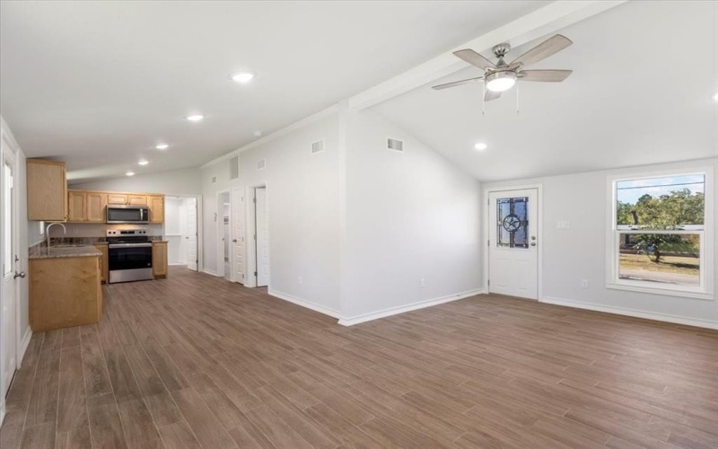 15610 Simmons Lane, Lindale, TX 75771, 2 Bedrooms Bedrooms, ,1 BathroomBathrooms,Residential,For Sale,15610 Simmons Lane,0,21105067