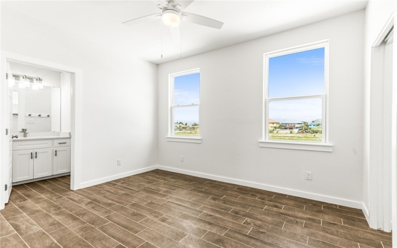 603 E Avenue G unit: 402 #402, Port Aransas, TX 78373, 4 Bedrooms Bedrooms, ,3 BathroomsBathrooms,Residential,For Sale,603 E Avenue G unit: 402,0,465277
